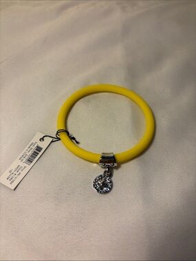 NWT Marc by Marc Jacobs 2011 Silicone Charm Bracelet Safety Yellow PRISTINE